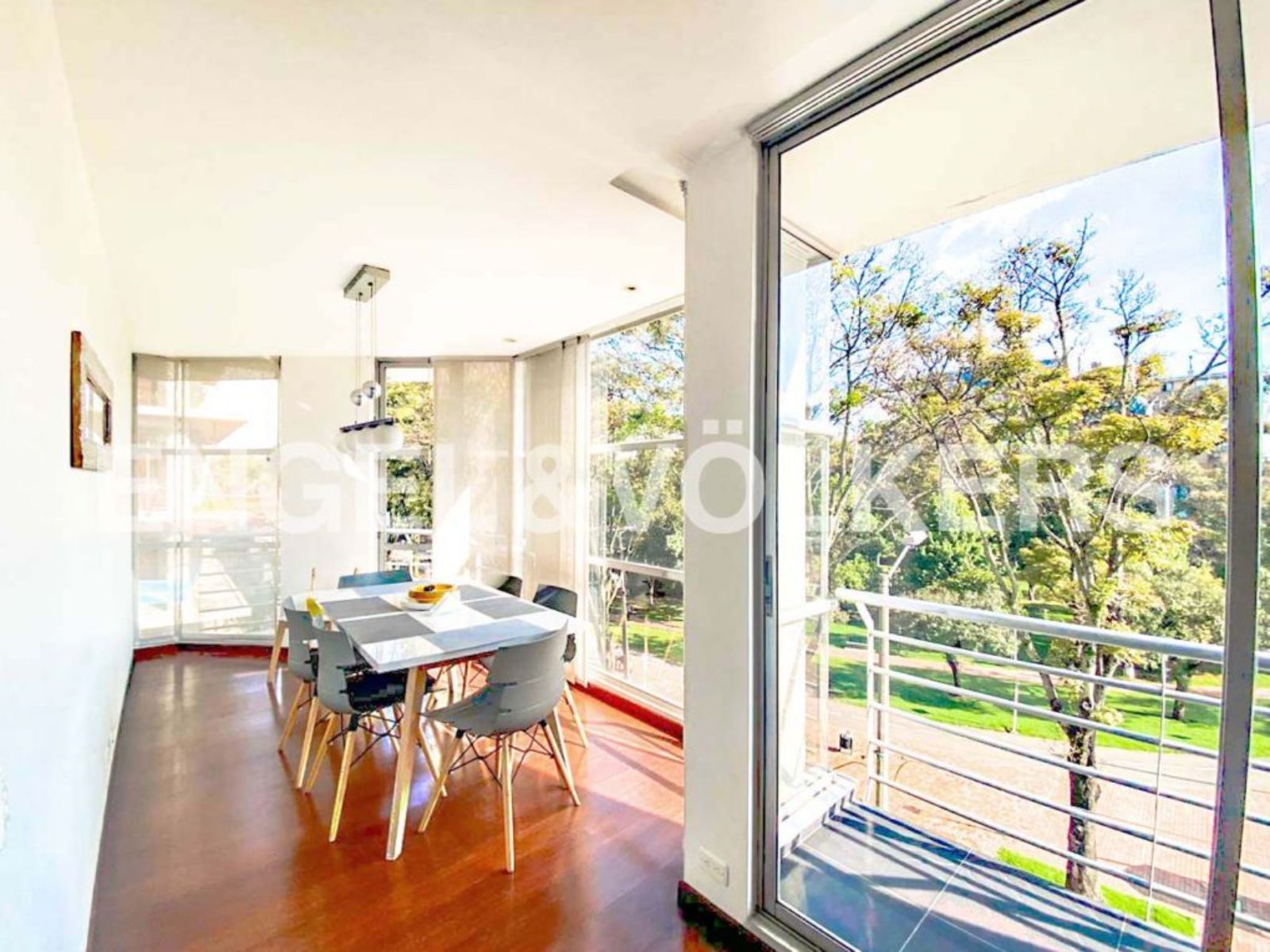 Arriendo Virrey comedor estudio Finca Raiz Colombia
