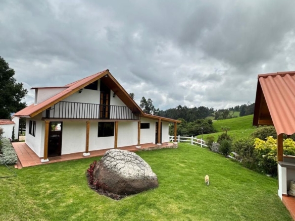 WhatsApp Image 2026 08 10 at 12.45.49 PM Finca Raiz Colombia