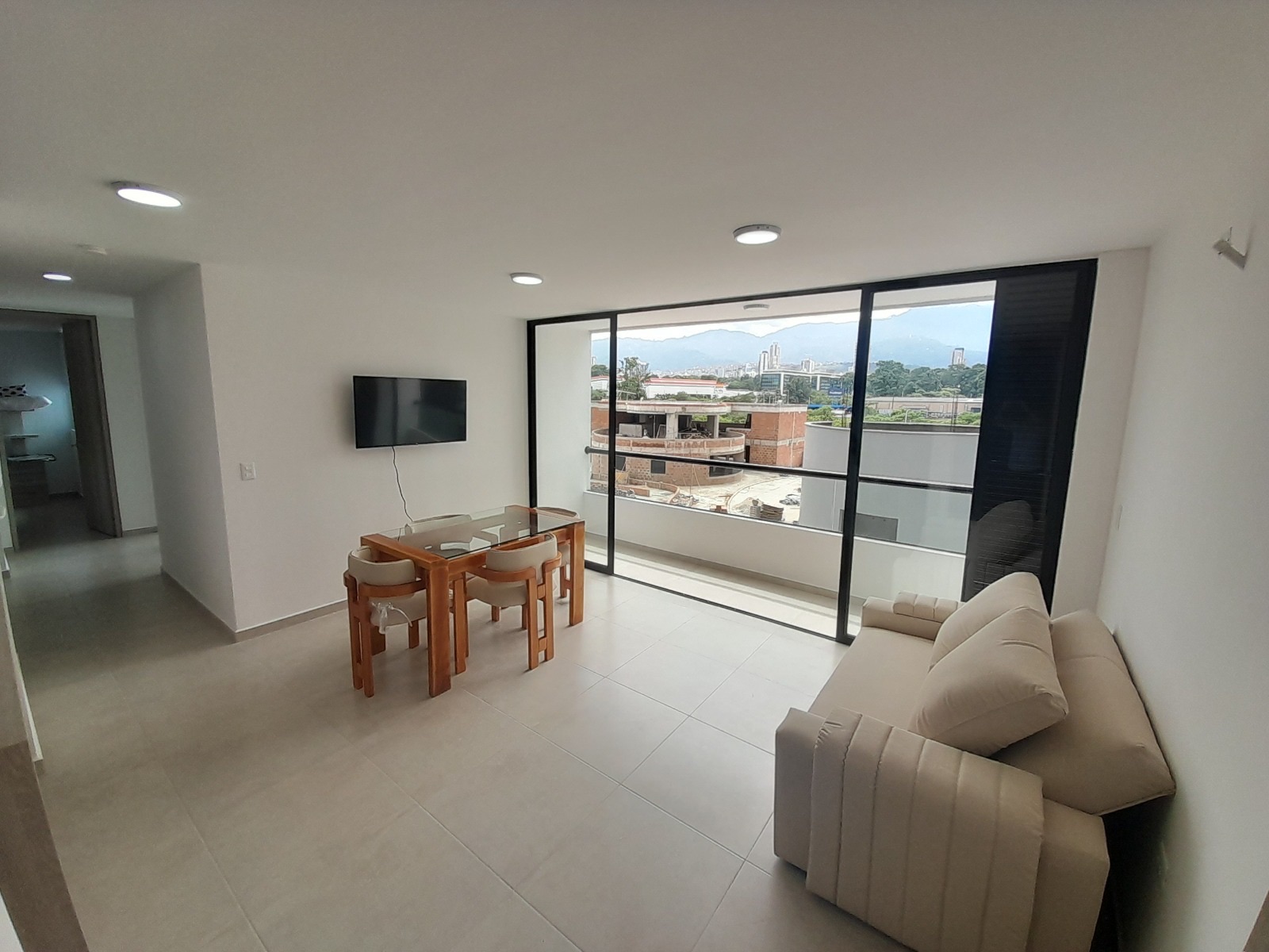 e9b85f1c a13a 4d54 a06d c214e29b1a8a Finca Raiz Colombia